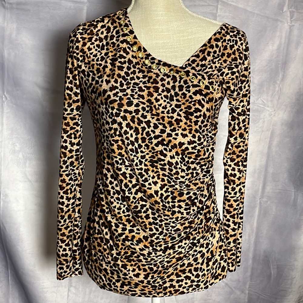 C. OLIVER SUEDED KNIT SHIRT WITH GROMMETS, RUCHING ASSYMETRICAL NECKLINE SIZED M